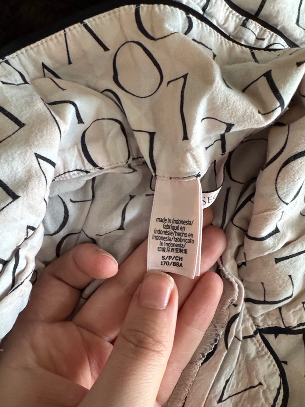 Victoria's Secret White Logo-Print Short Pajama Set - Picture 4 of 5